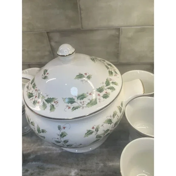 Vintage Royal Limited Holly Holiday Soup TUREEN w/Lid & Ladle AND 12 Cups Berry